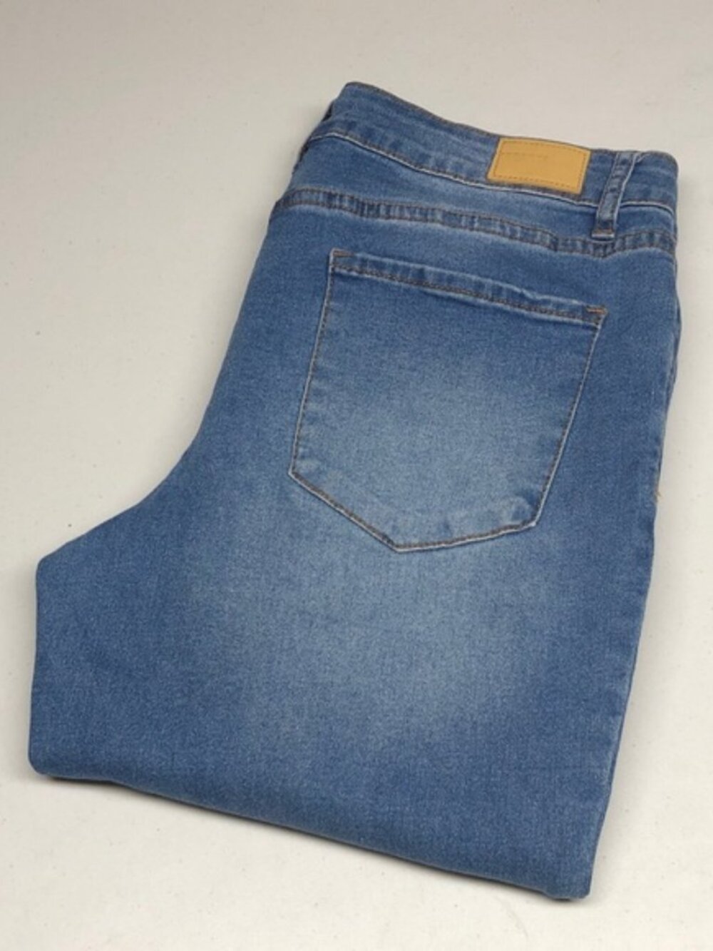 LIKE NEW TAHARI JAMIE ROLL CUFF SKINNY JEANS 12/31x30 āļø